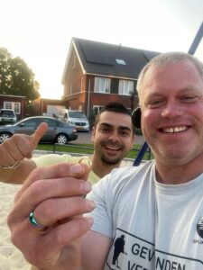 trouwring teruggevonden in de speeltuin door stichting gevonden-verloren.nl