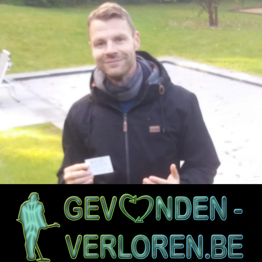 Volleyballen in het zwembad.