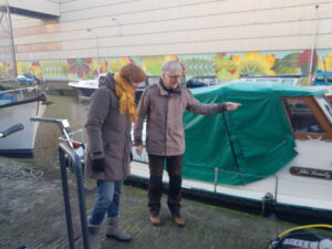Duiken in Delft naar een verloren telefoon