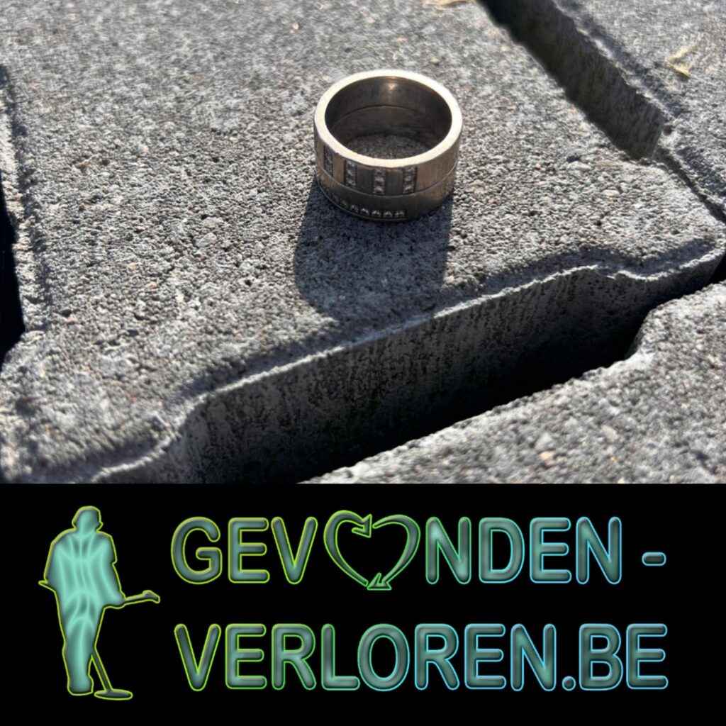 Witgouden trouwring weg op tuinfeest.
