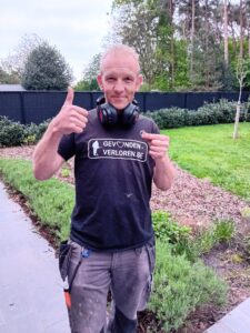 trouwring teruggevonden in de tuin door gevonden-verloren.be