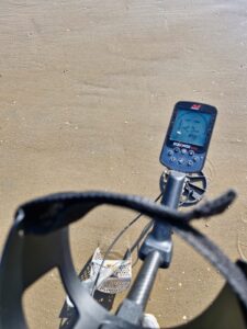 erfstuk teruggevonden op Scheveningen strand door stichting gevonden-verloren