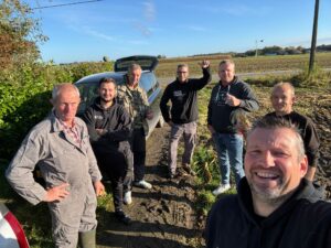 Zoeken naar spijkers in maiskolven